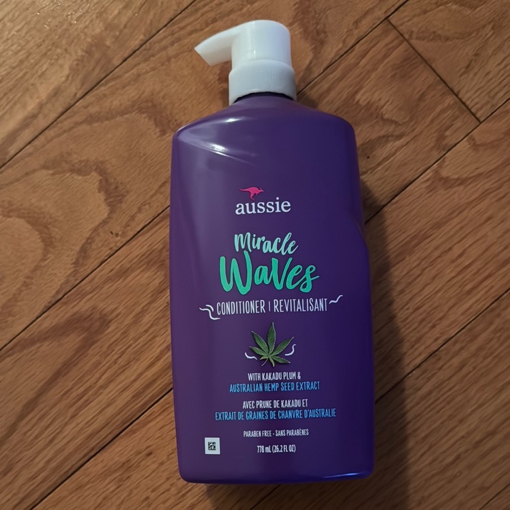 Aussie Miracle Waves Anti-Frizz Hemp Paraben-Free Conditioner, 26.2 fl oz.